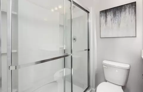 Bath - 1524 Tamarisk Ln, Durham, NC 27703 photo 3 of 3