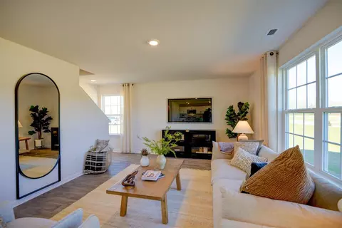 Living - 5054 Crest Ct, Trinity, NC 27370 photo 1 of 6