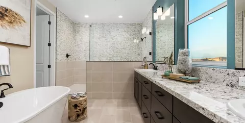 Bath - 834 E Boornazian Ave, Fowler, CA 93625 photo 2 of 2