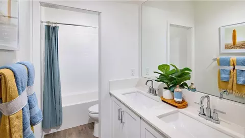 Bath - 734 Mara Loop UNIT 1, Chula Vista, CA 91911 photo 2 of 2
