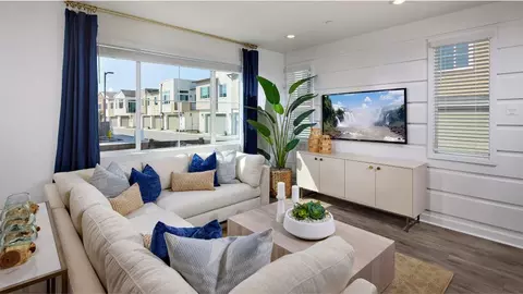Living - 734 Mara Loop UNIT 1, Chula Vista, CA 91911 photo 2 of 2