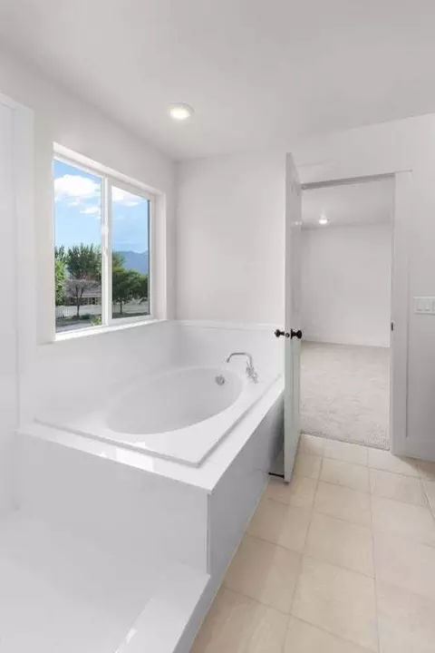 Bath - 1510 Silver Canoe Loop, Logan, UT 84321 photo 5 of 7