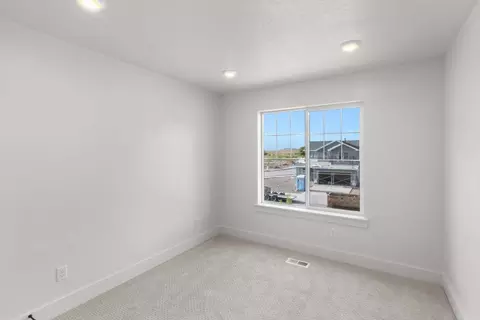 Bedroom - 1510 Silver Canoe Loop, Logan, UT 84321 photo 6 of 8