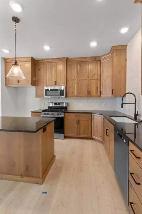 Kitchen - 1510 Silver Canoe Loop, Logan, UT 84321 photo 3 of 5
