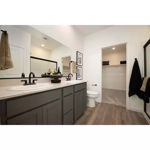 Bath - 4606 Sami Jo Dr, Merced, CA 95348 photo 1 of 2