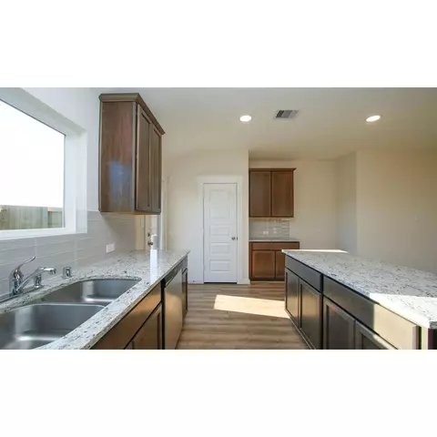4554 Pinehurst Trace Dr, Pinehurst, TX 77362 photo 6