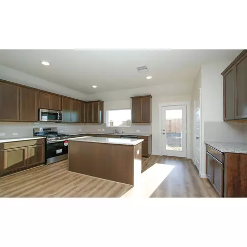 4554 Pinehurst Trace Dr, Pinehurst, TX 77362 photo 3