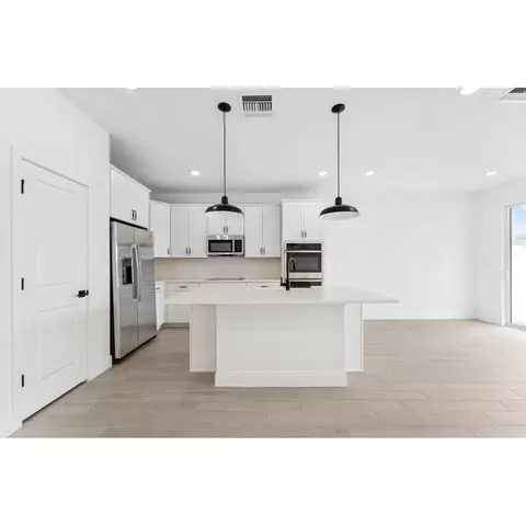 104 SE Birch Ter, Stuart, FL 34997 photo 3