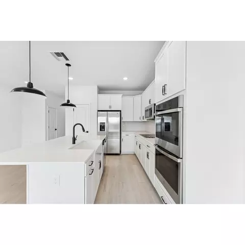 104 SE Birch Ter, Stuart, FL 34997 photo 5