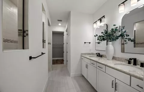Bath - 17259 Luminous Ave, Venice, FL 34293 photo 1 of 3