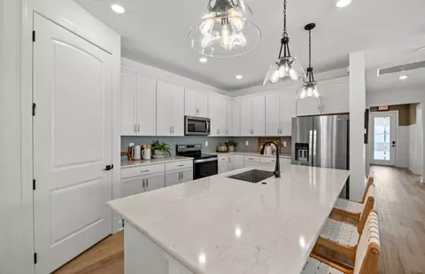 Kitchen - 17259 Luminous Ave, Venice, FL 34293 photo 2 of 5