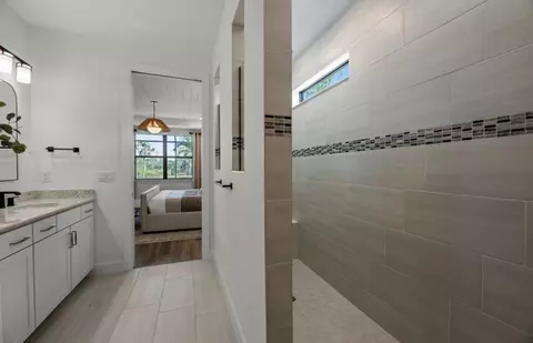 Bath - 17259 Luminous Ave, Venice, FL 34293 photo 2 of 3