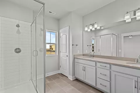Bath - 21212 E 63rd Dr, Aurora, CO 80019 photo 4 of 5
