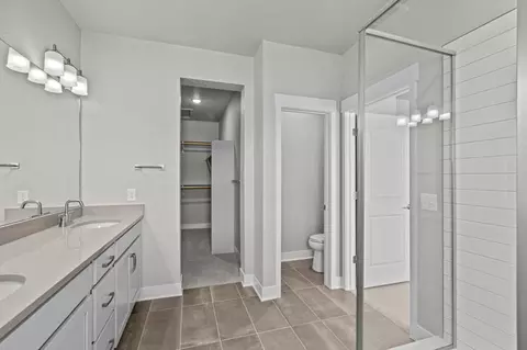Bath - 21212 E 63rd Dr, Aurora, CO 80019 photo 3 of 5