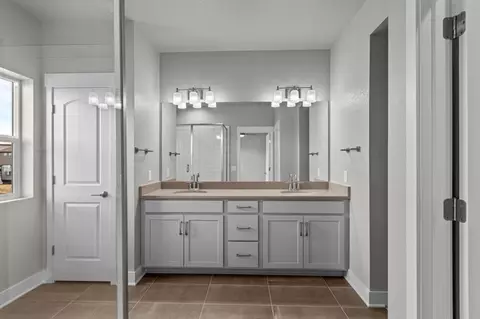 Bath - 21212 E 63rd Dr, Aurora, CO 80019 photo 1 of 5