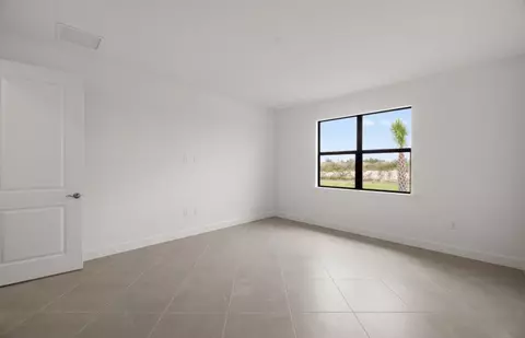 3913 E Hampton Cir, Alva, FL 33920 photo 7