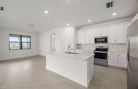 3913 E Hampton Cir, Alva, FL 33920 photo 6