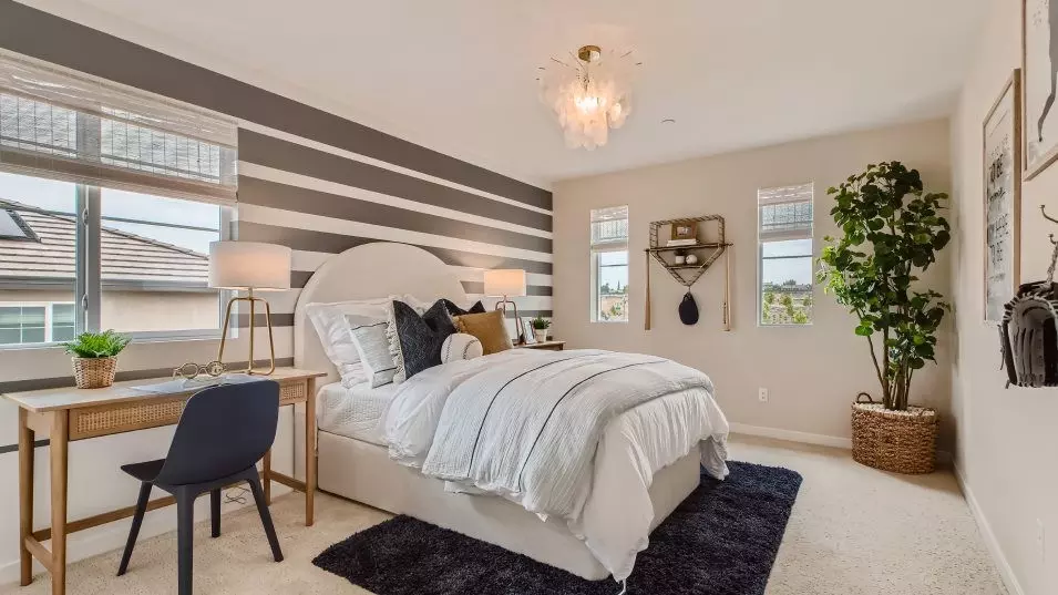 Bedroom - 2787 Emerald Bay Dr, Rialto, CA 92377 photo 3 of 6