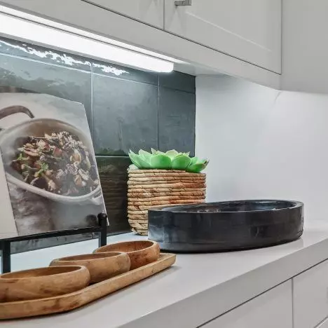 Kitchen - 1518 Hollyleaf Ter, Montebello, CA 90640 photo 3 of 6