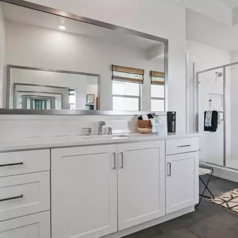 Bath - 1518 Hollyleaf Ter, Montebello, CA 90640 photo 5 of 5