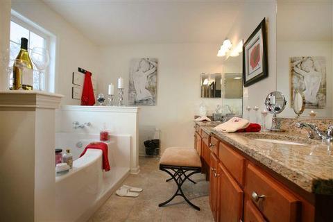5 Dylan Dr, Suffield, CT 06078 photo 3
