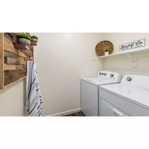 862 Hampton St, Tulare, CA 93274 photo 11
