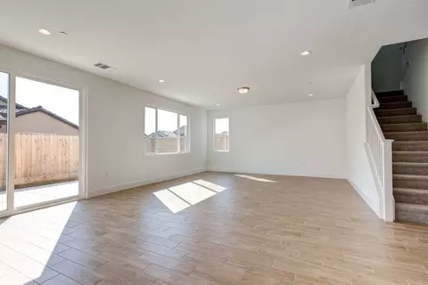 Living - 683 Lucas Ave S, Madera, CA 93636 photo 2 of 3