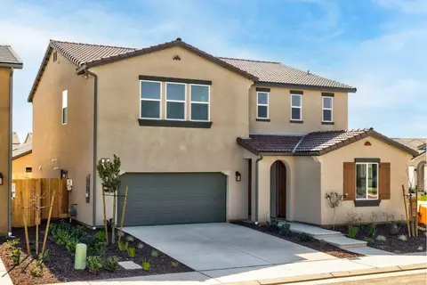 Exterior - 683 Lucas Ave S, Madera, CA 93636 photo 2 of 3