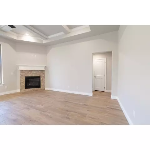 Living - 8833 Stark St, Arcadia, OK 73007 photo 2 of 4