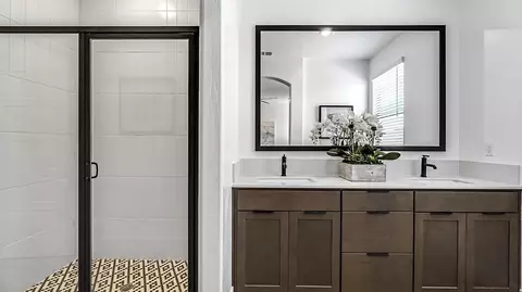Bath - 1658 Mohave Rd S, Madera, CA 93636 photo 1 of 4