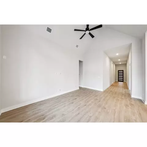 Entry Way - 124 Millbend Rd, Georgetown, TX 78633 photo 3 of 3