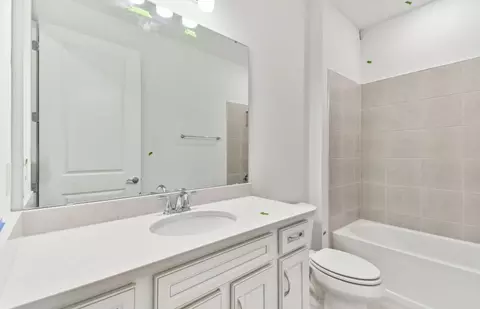 Bath - 9458 Shorebird Ct, Parrish, FL 34219 photo 2 of 2