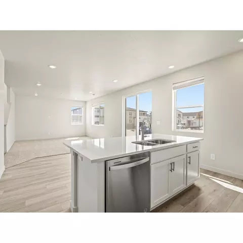 574 E Andiron Ln, Eagle Mountain, UT 84005 photo 5