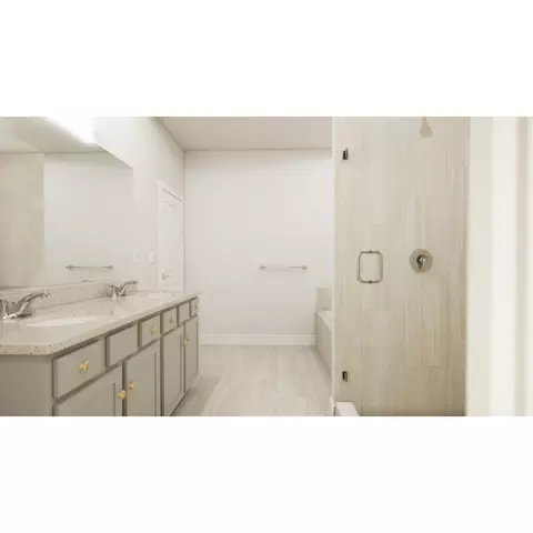 Bath - 42654 Darala Dr, Ashburn, VA 20147 photo 3 of 5