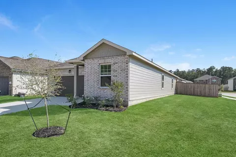 105 Dionicio Loop, Seguin, TX 78155 photo 6