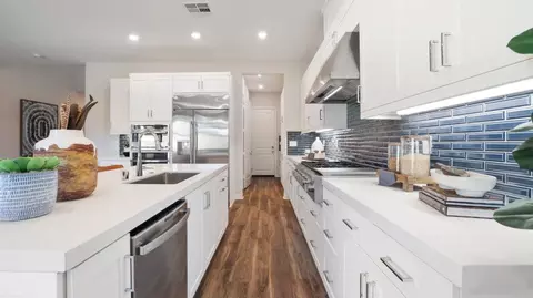 Kitchen - 1528 Hollyleaf Ter, Montebello, CA 90640 photo 4 of 4