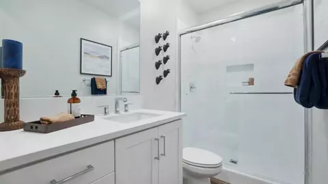 Bath - 1528 Hollyleaf Ter, Montebello, CA 90640 photo 2 of 6