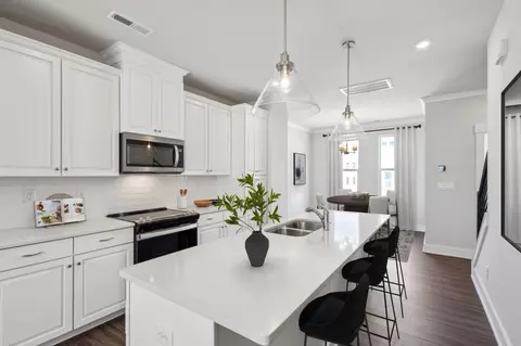 2013 Clarksdale Dr, Charlotte, NC 28206