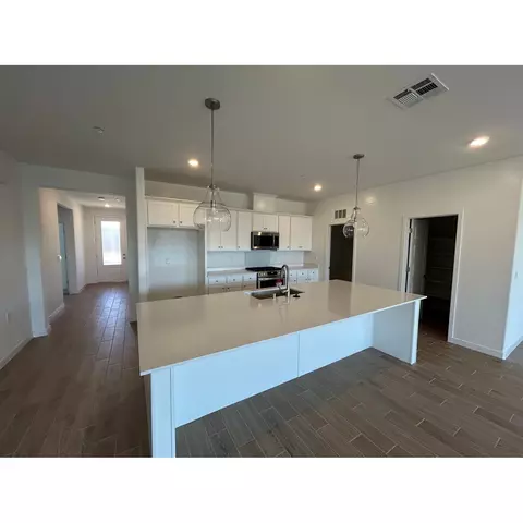 2218 N Argyle Ave, Clovis, CA 93619 photo 2