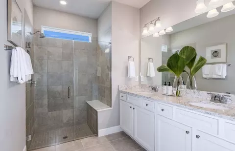Bath - 9425 Shorebird Ct, Parrish, FL 34219 photo 1 of 2