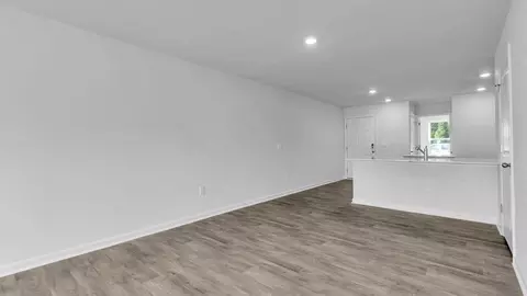 Living - 176 Holmes Corner Dr, Smithfield, NC 27577 photo 2 of 6