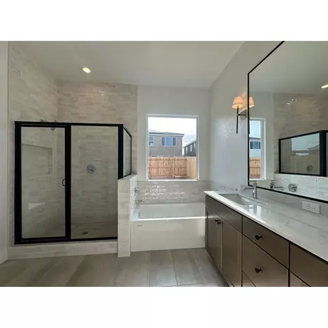 1074 Ariana St W, Madera, CA 93636 photo 5