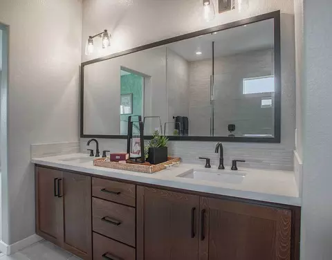 Bath - 8041 Bordoni Dr, Vallejo, CA 94591 photo 3 of 5