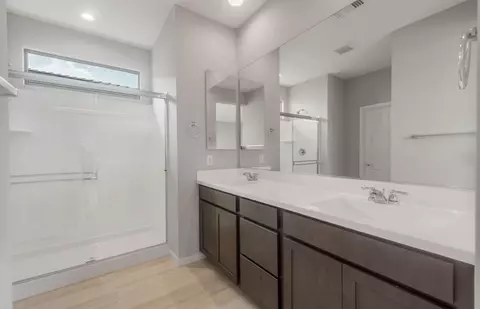 Bath - 1264 W Treasure Trl, Apache Junction, AZ 85120 photo 1 of 4