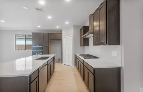 Kitchen - 1264 W Treasure Trl, Apache Junction, AZ 85120 photo 3 of 4