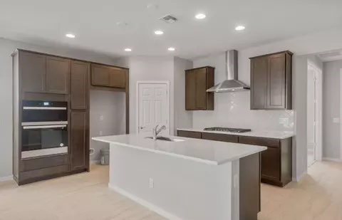 Kitchen - 1264 W Treasure Trl, Apache Junction, AZ 85120 photo 2 of 4