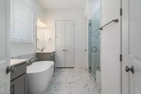 Bath - 3437 Trigger Trl, Leander, TX 78641 photo 1 of 3