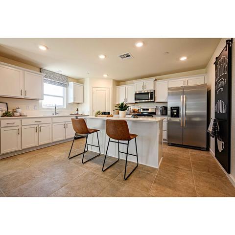 544 River St, Tulare, CA 93274 photo 6