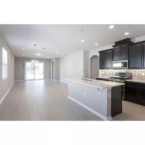 Kitchen - 2618 Great Heron Ave, Saint Cloud, FL 34773 photo 4 of 6