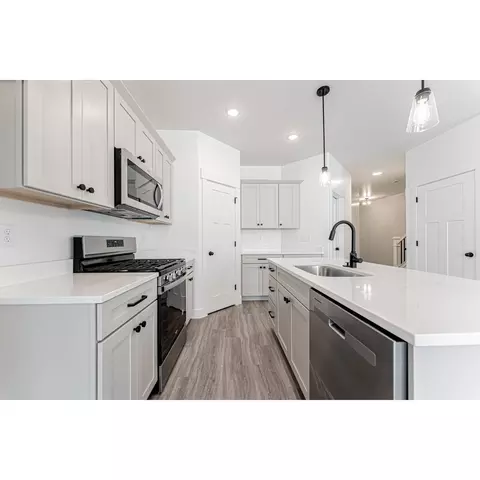 Kitchen - 4593 S Olive Ave, Mapleton, UT 84664 photo 3 of 4